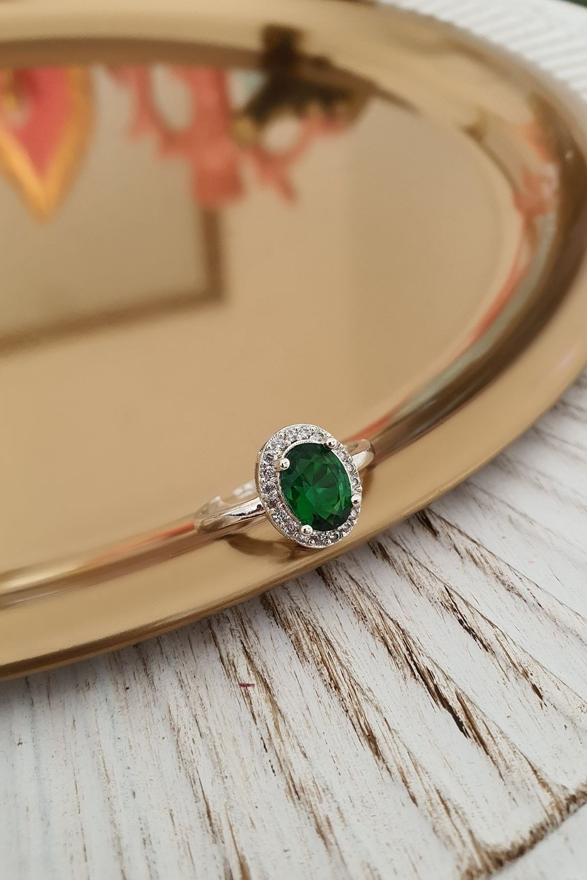 Gümüş Renk Zümrüt Yeşili Renk Taşli Oval Yüzük GÜMÜŞ