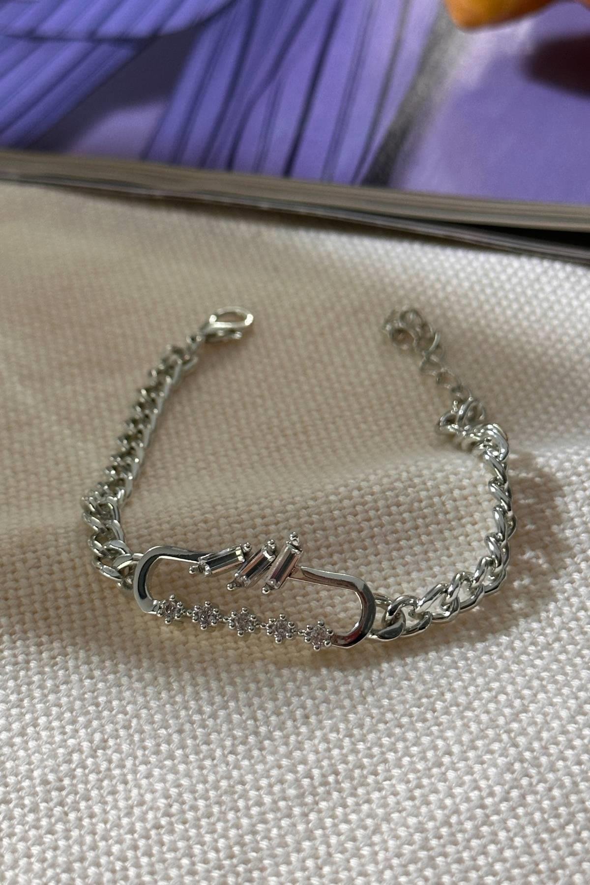 Gümüş Renkli Baget Bileklik