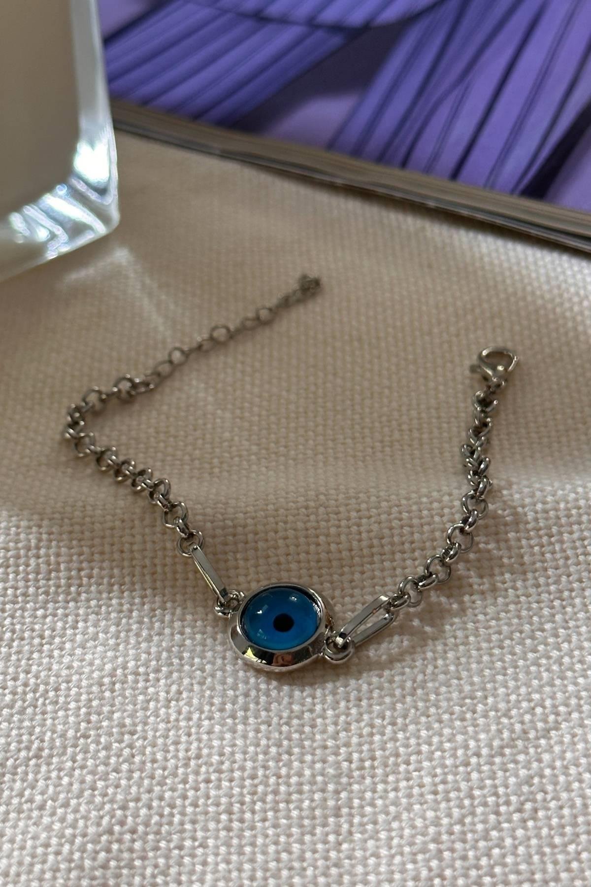 Gümüş Renkli Ortası Nazar Model Bileklik