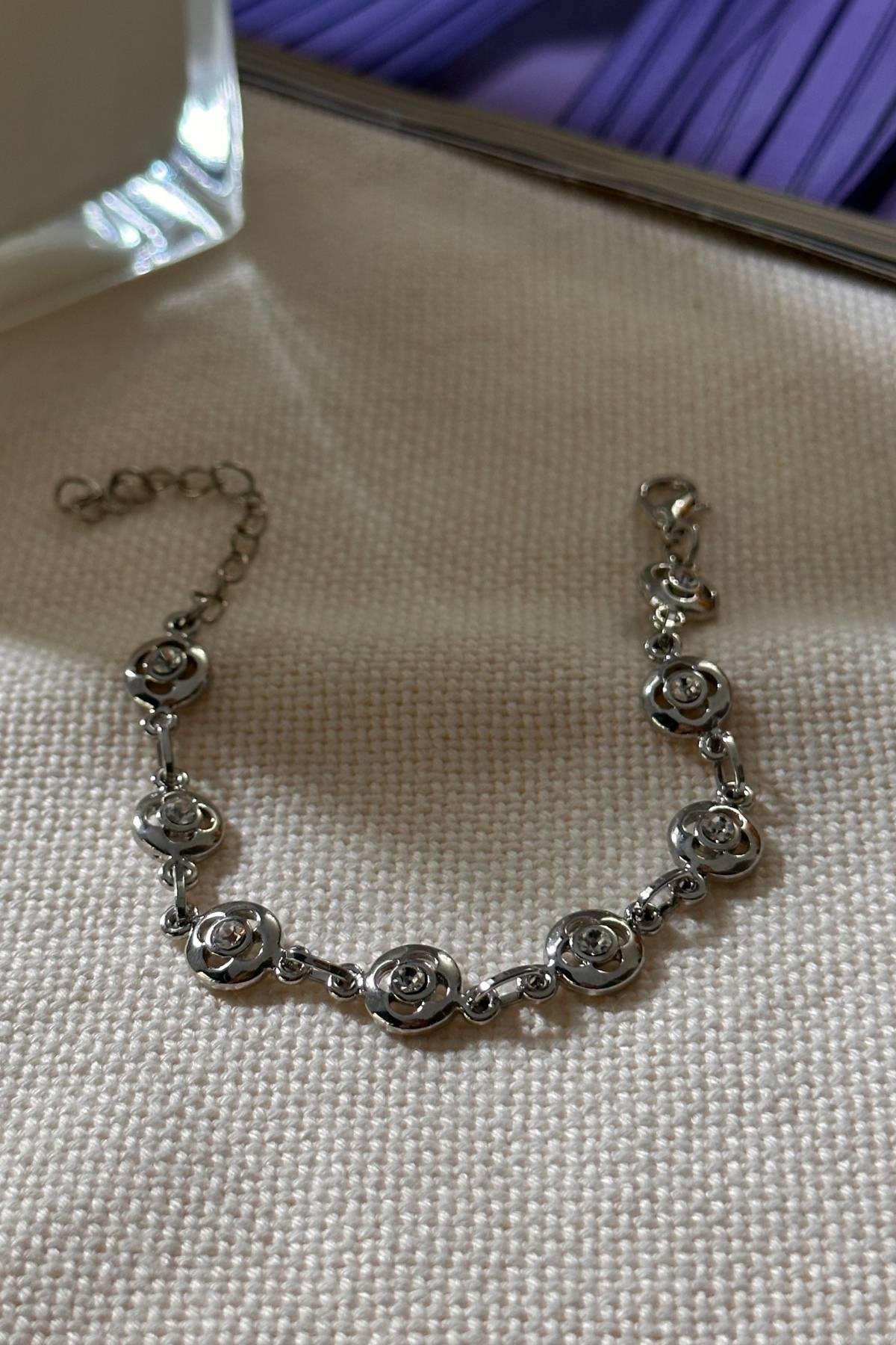 Gümüş Renkli Yonca Sıralı Bileklik