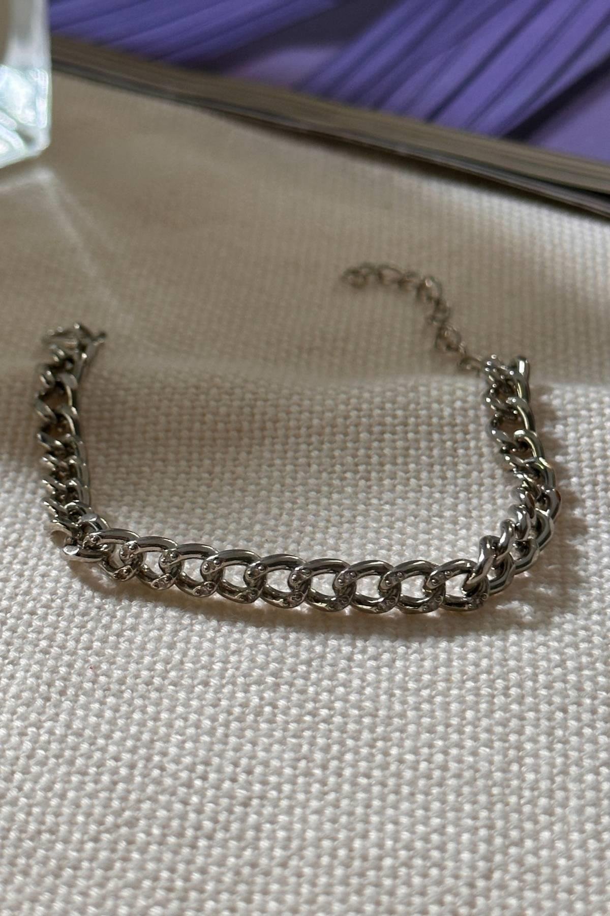 Gümüş Renkli Zincir Bileklik