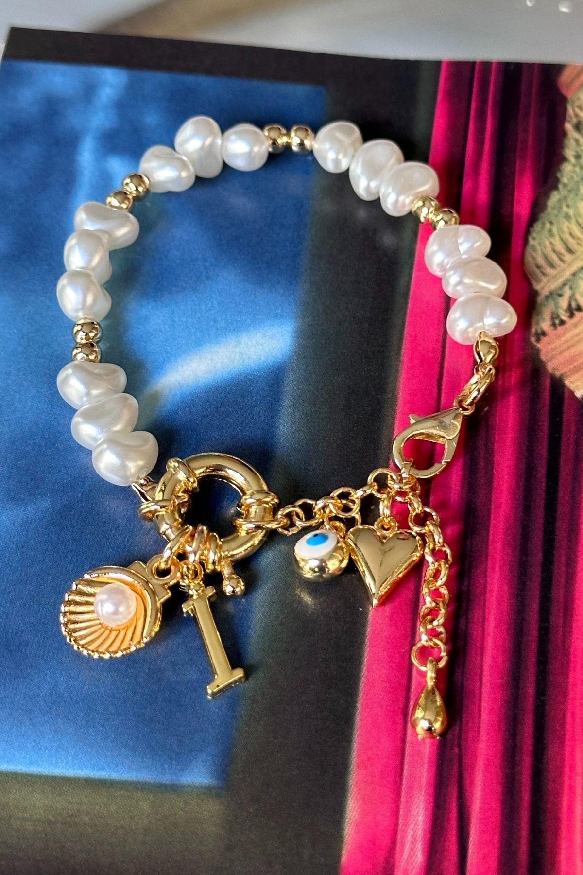 İ Harfli İnci Model İstiridye,Nazar ve Kalp Sallantılı Tasarım Bileklik