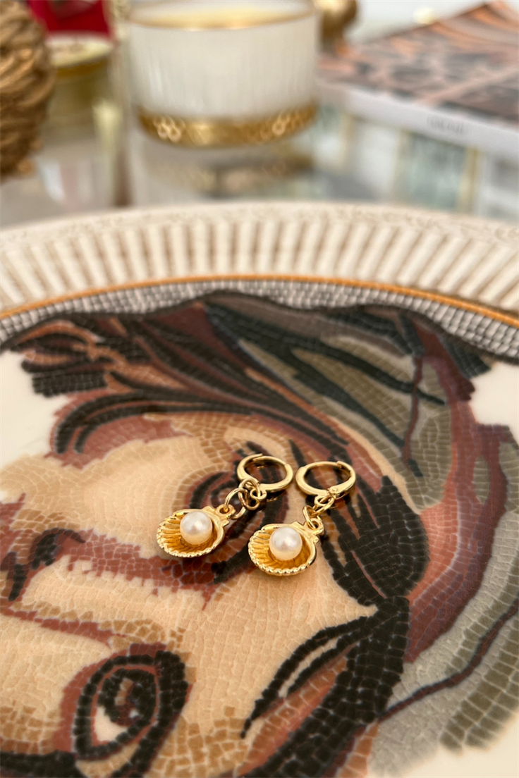 İnci İstiridye Sallantılı Küpe Gold