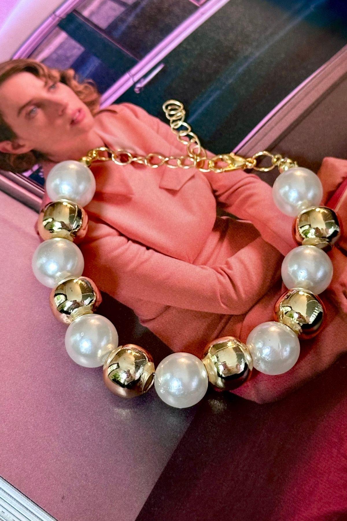 İnci ve Gold Topçuk Model Bileklik