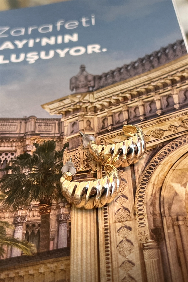 Kalın Model Vintage Burgu Küpe Gold