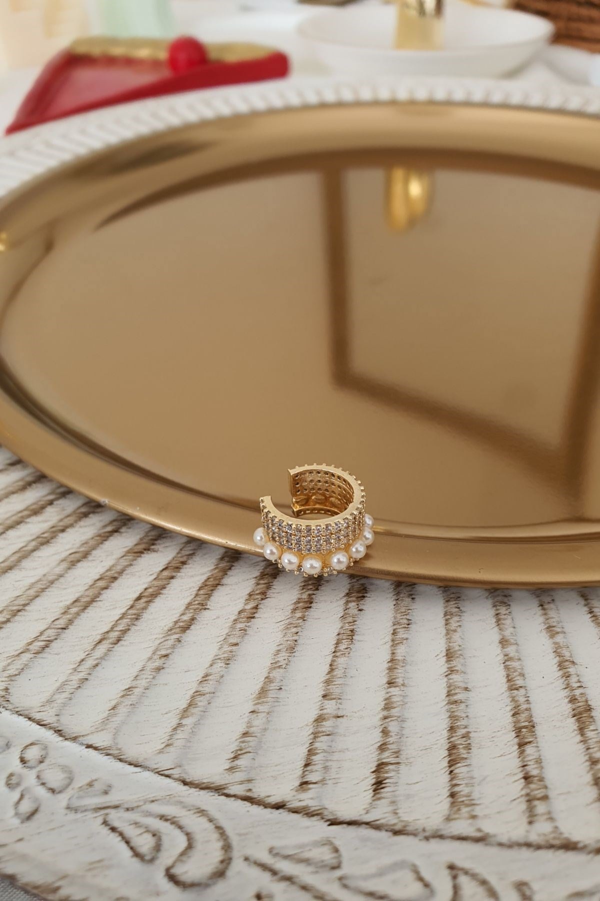 Kalın Model Vip İncili Ve Zirkon Taşlı Kıkırdak Küpe Gold