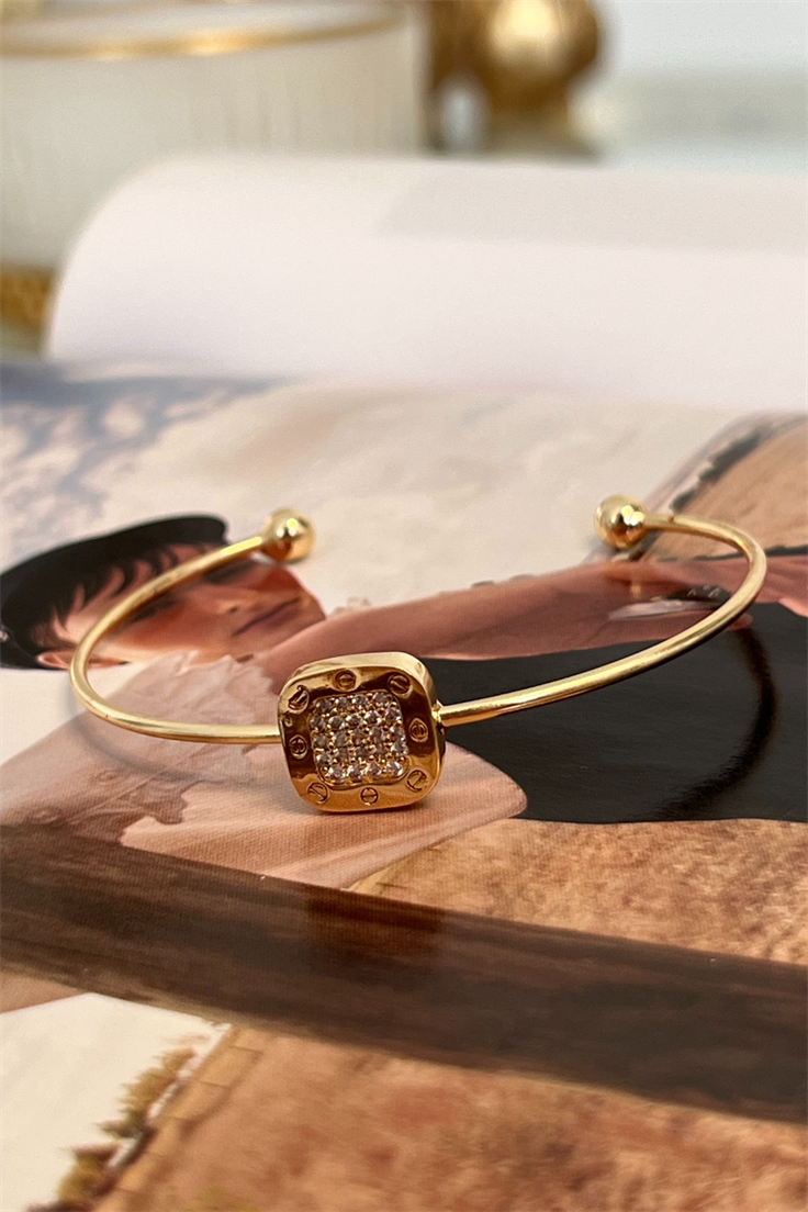 Kare Model Altı Açık Kelepçe Gold