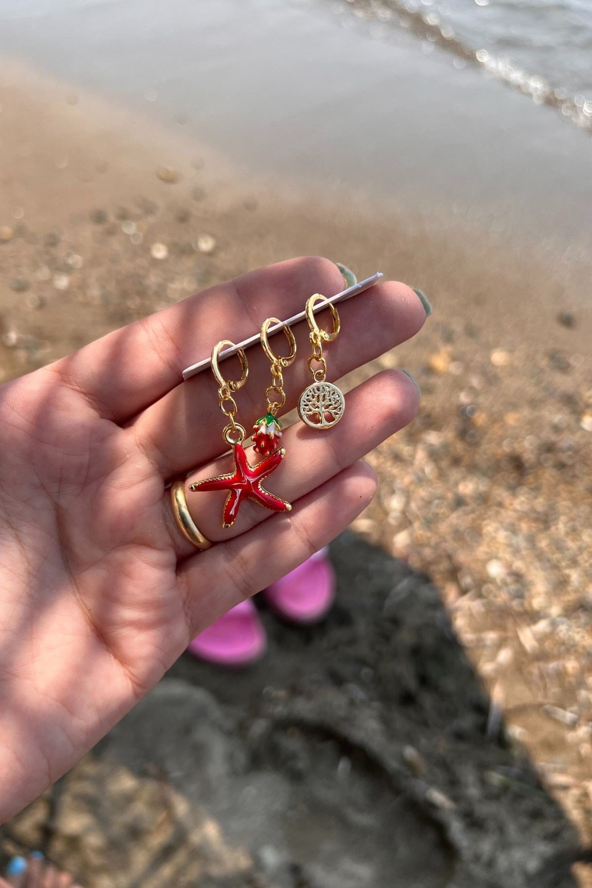 Kırmızı Mineli Üçlü Set Küpe Gold