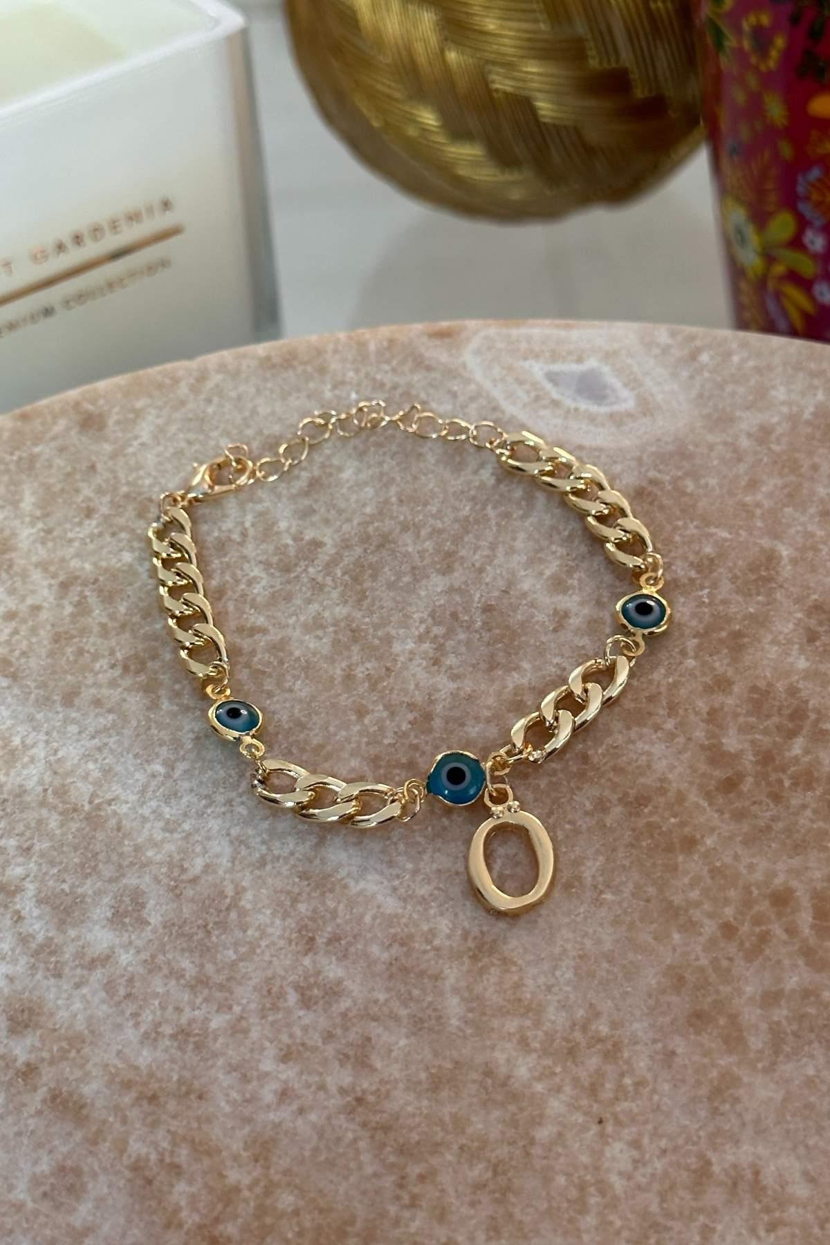 Kişiye Özel Harfli Altın Kaplama Üç Nazarlı Ö Harf Zincir Bileklik