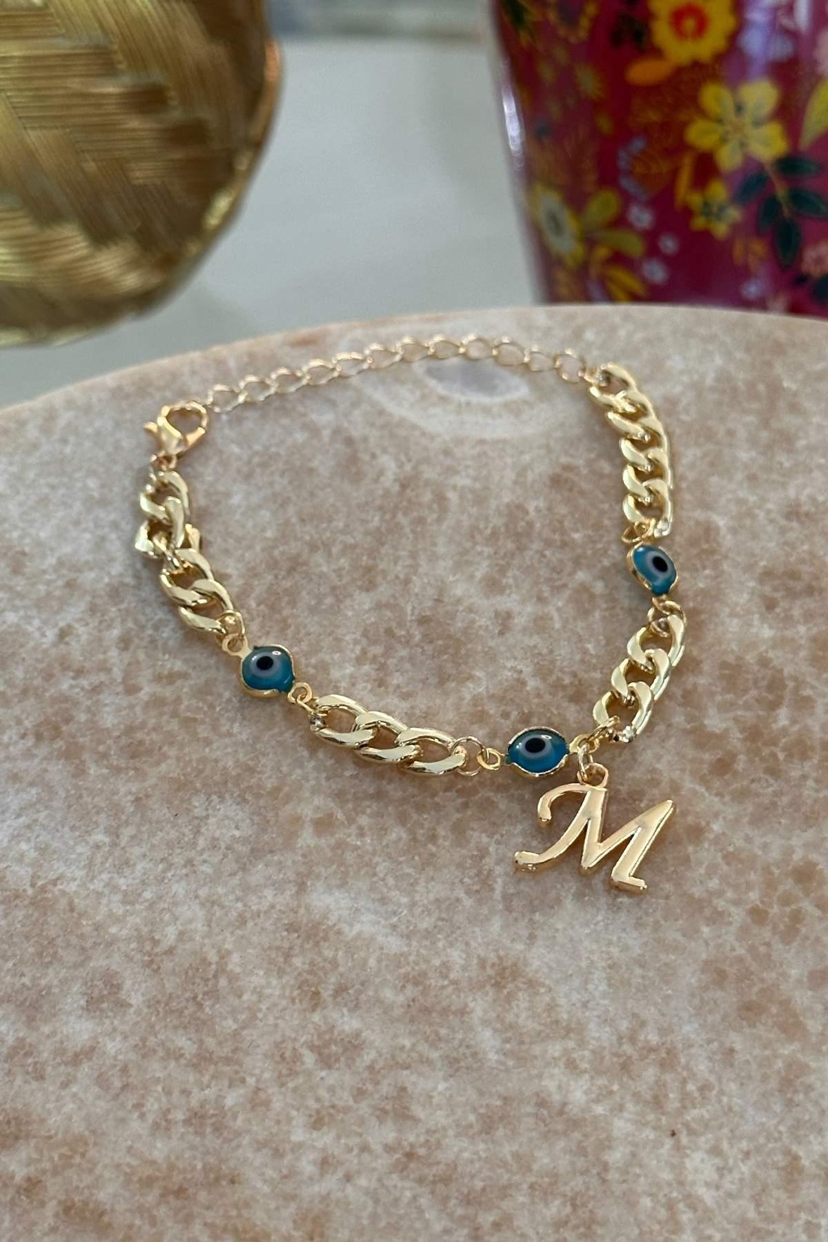 Kişiye Özel Harfli Altın Kaplama Üç Nazarlı M Harf Zincir Bileklik