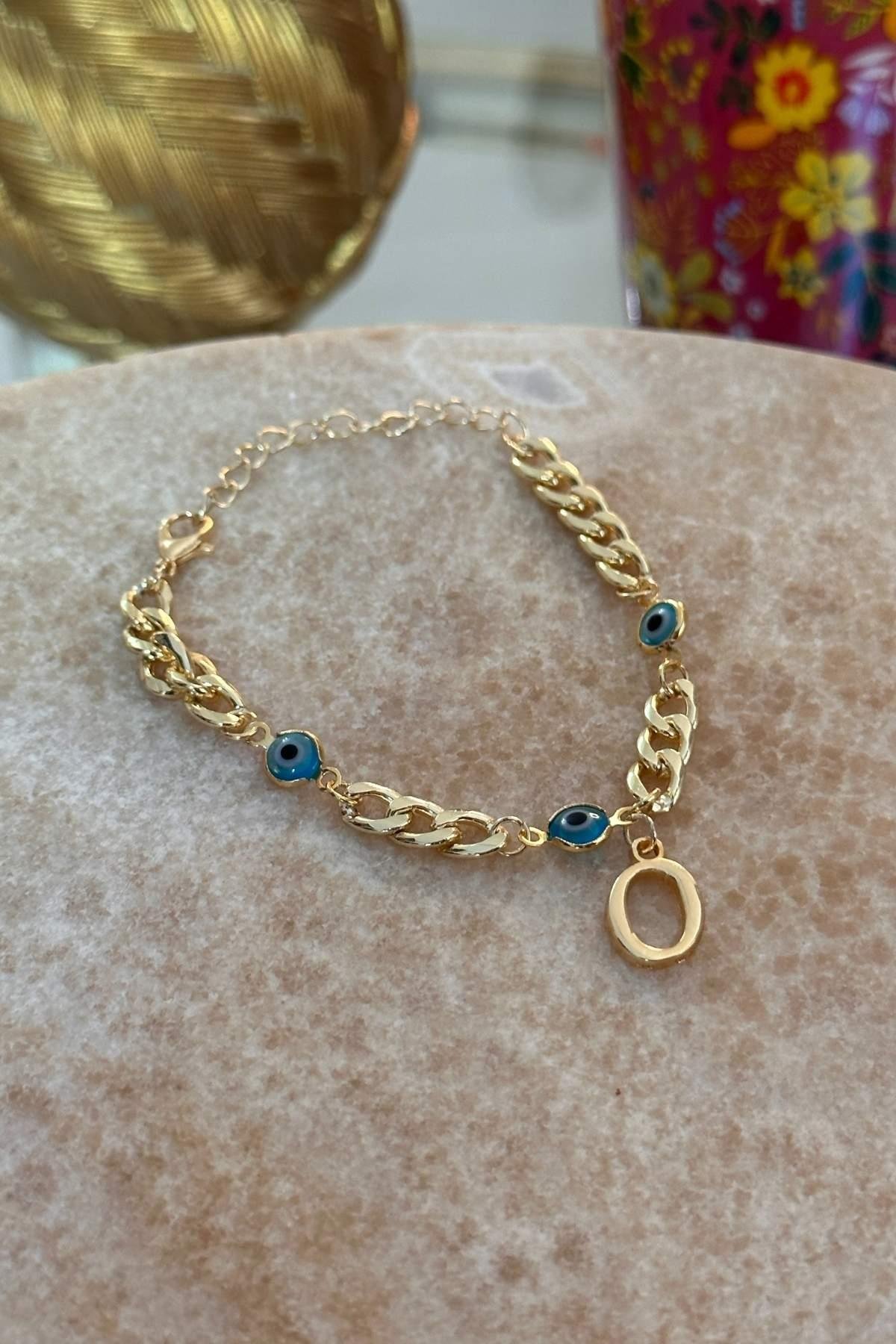 Kişiye Özel Harfli Altın Kaplama Üç Nazarlı O Harf Zincir Bileklik