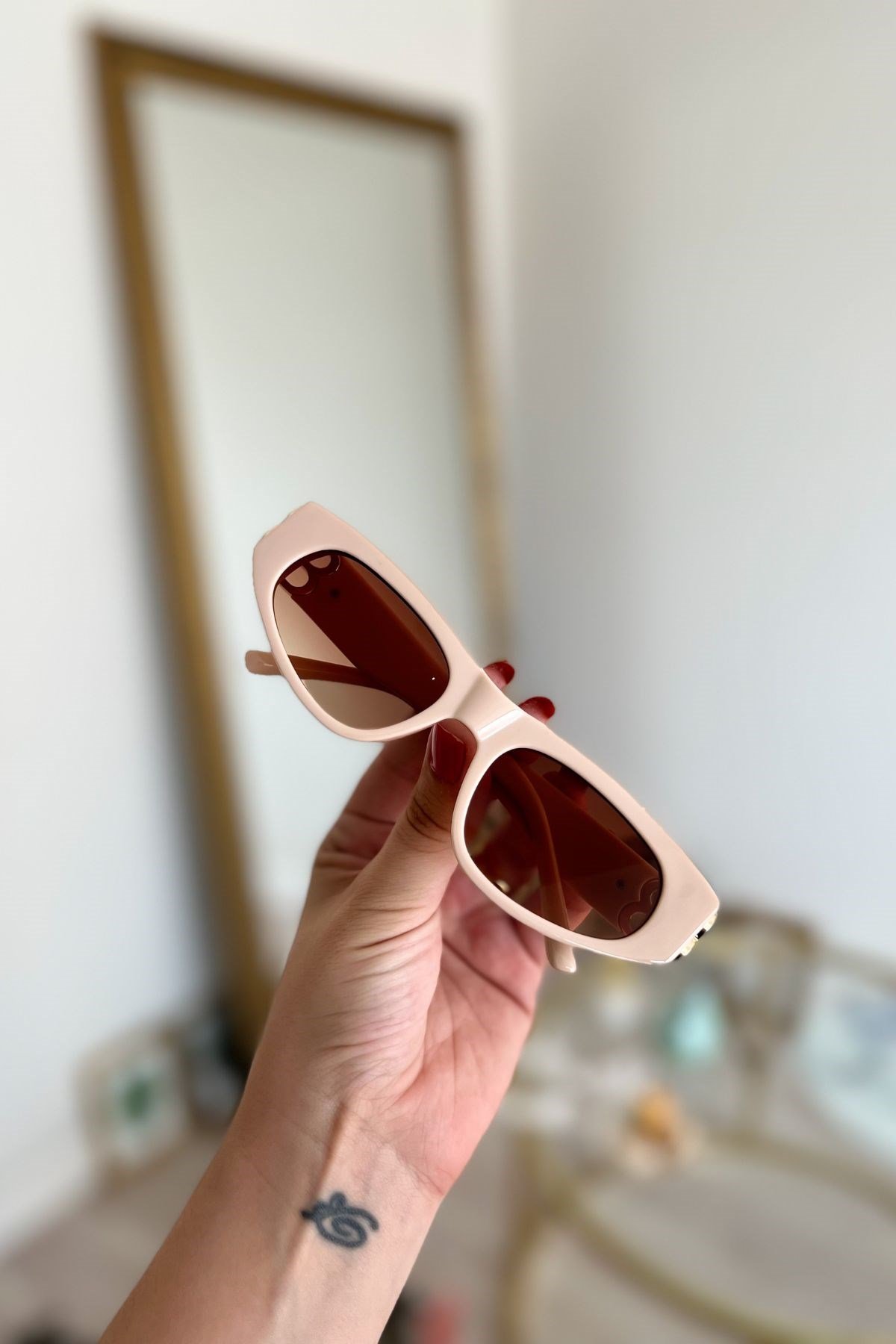Krem Rengi Cat Eyes Model Güneş Gözlüğü Krem Rengi