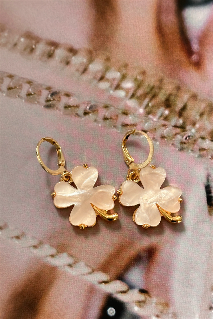 Krem Renkli Yonca Küpe