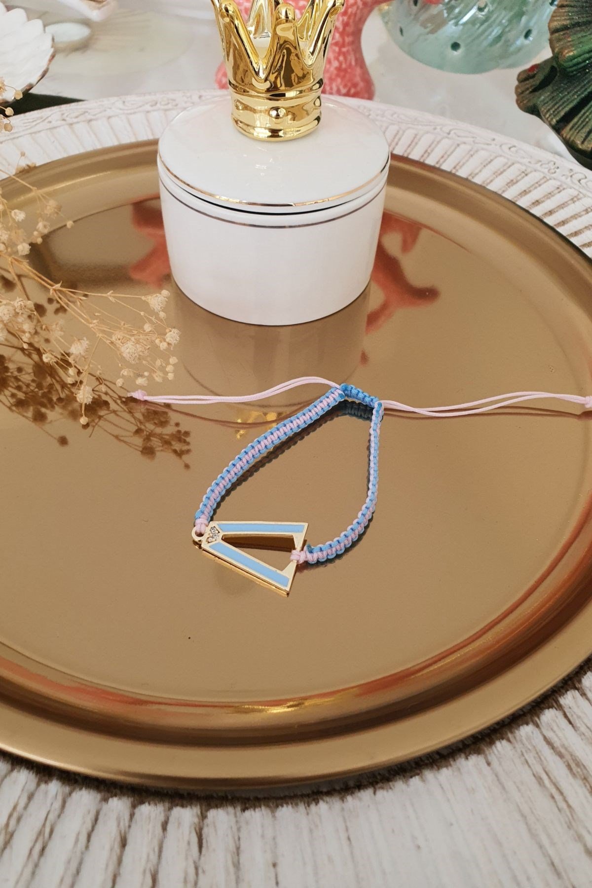 Mor İpli Üçgen Model Asansör Ayarlı Bileklik Gold
