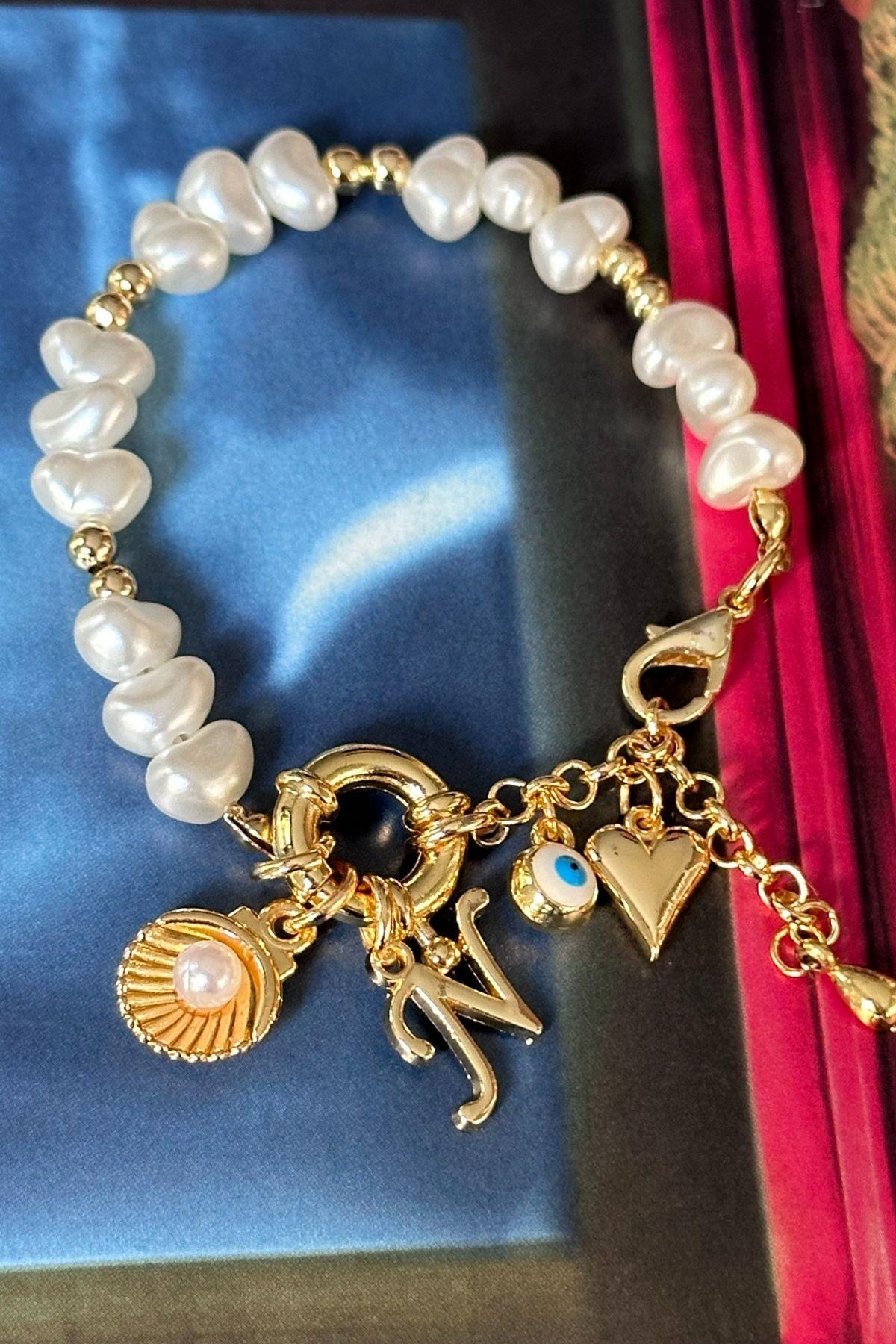 N Harfli İnci Model İstiridye,Nazar ve Kalp Sallantılı Tasarım Bileklik