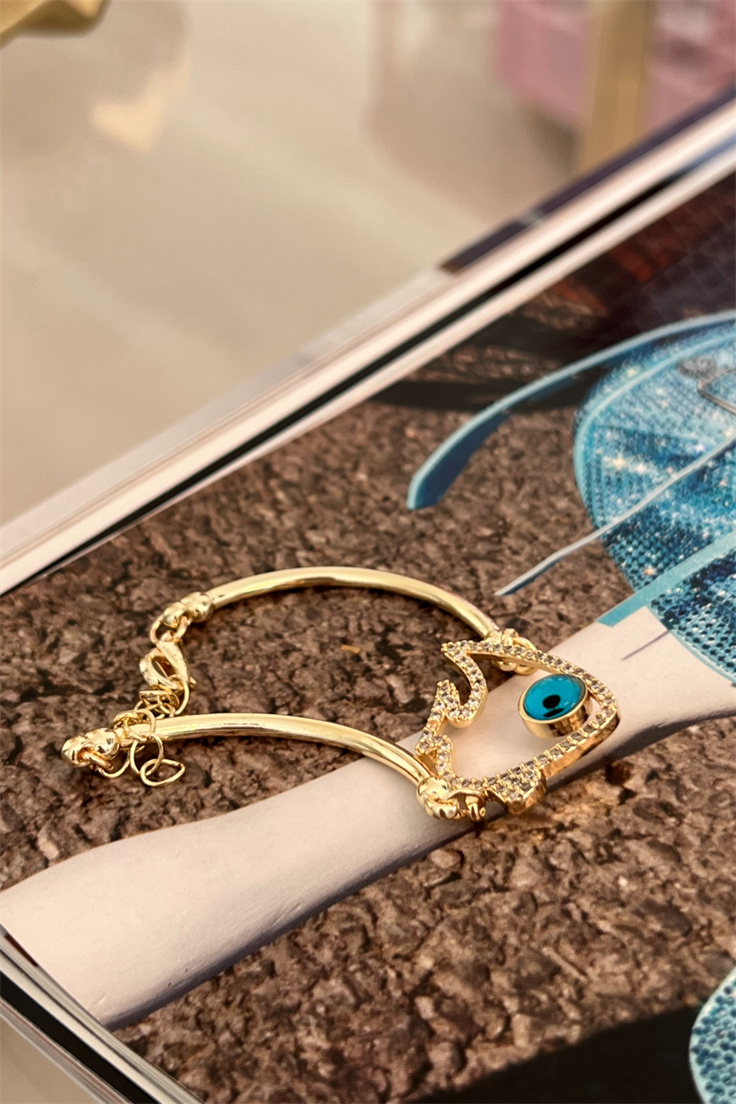 Nazarlı Balık Model Plaka Bileklik Gold