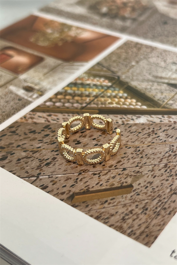 Oval Şeritli Model Yüzük Gold