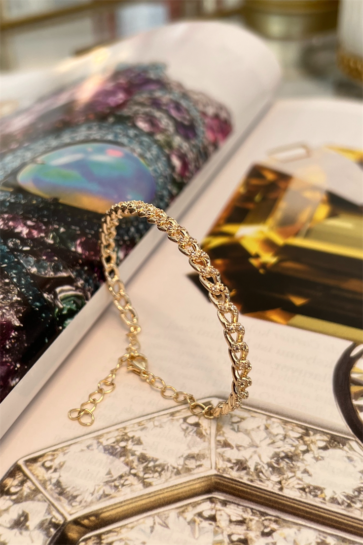 Parlak Zirkon Taş Detaylı Zincir Model Bileklik Gold
