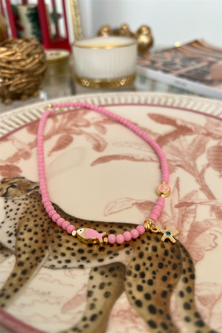 Pembe Balık, Deniz Yıldızı ve Kalp Detaylı Pembe Boncuklu Kolye Gold
