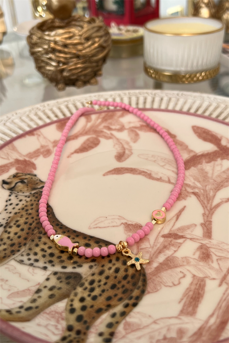 Pembe Balık, Deniz Yıldızı ve Kalp Detaylı Pembe Boncuklu Kolye Gold