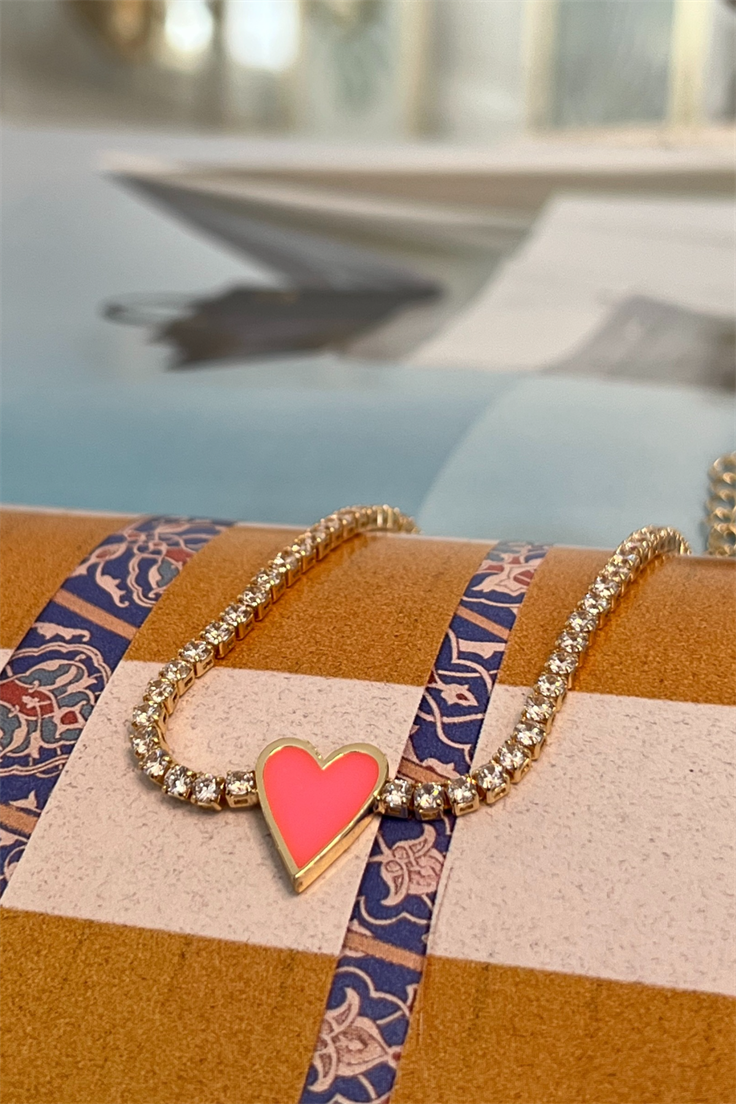 Pembe Kalp Model Zirkon Taş Sıralı Bileklik Gold