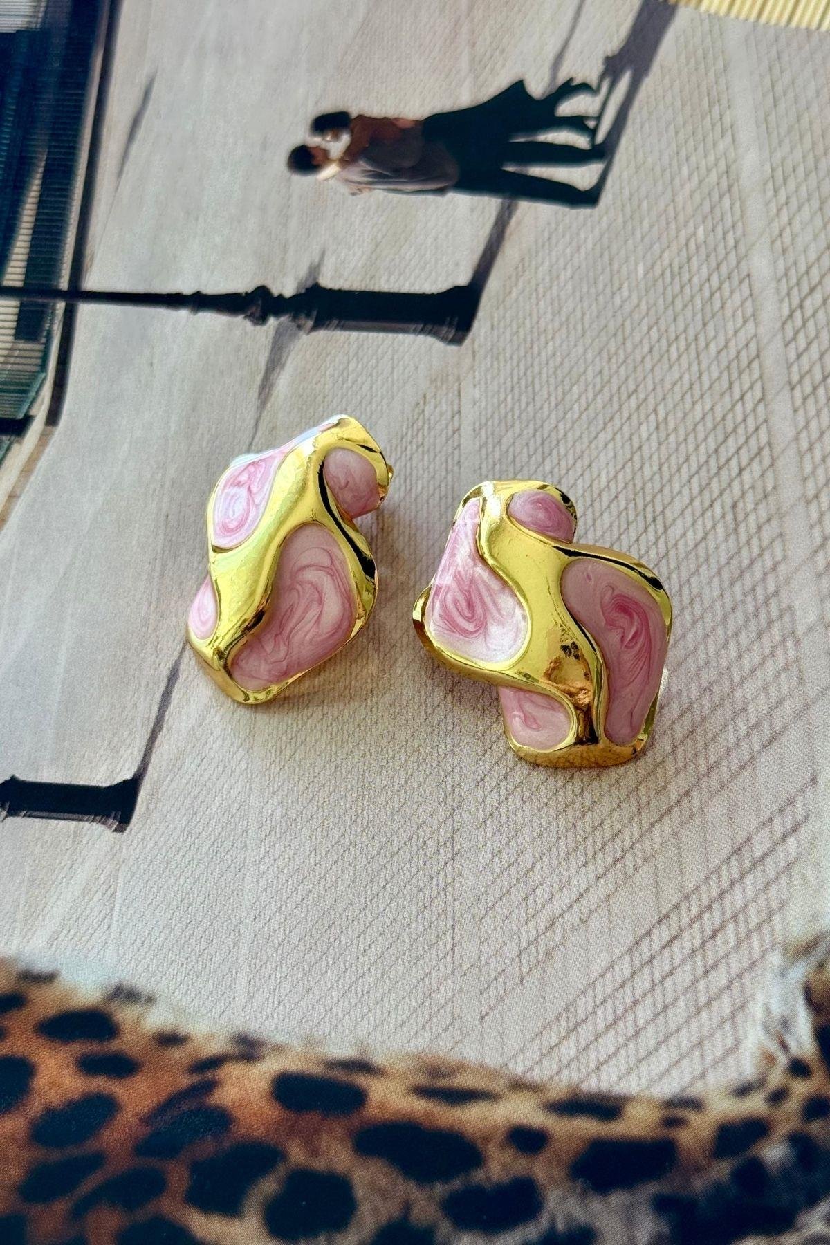 Pembe Mineli Yaz Küpesi