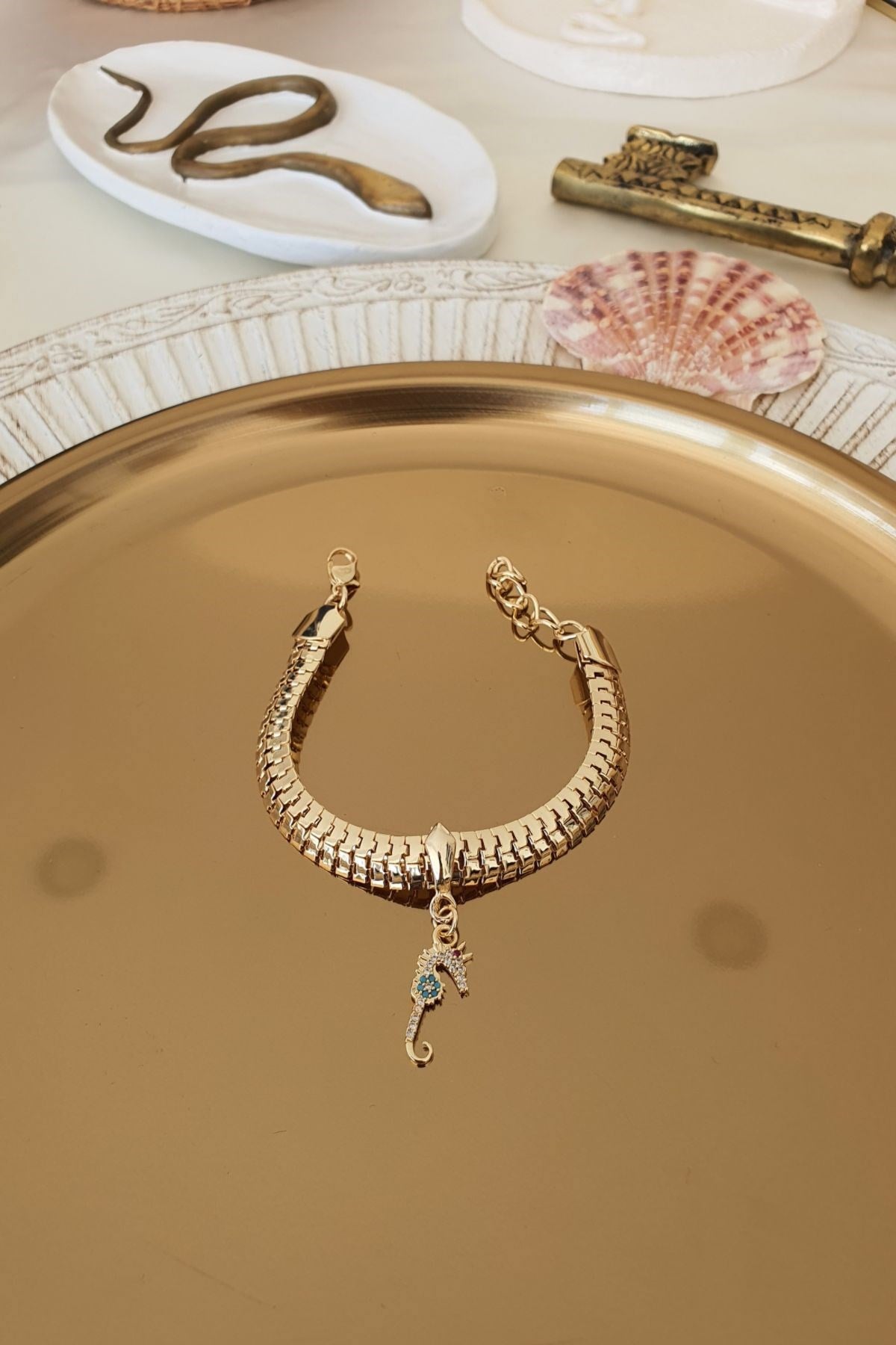 Renkli Zirkon Taşlı Denizatı Model Ezme Zincirli Bileklik Gold