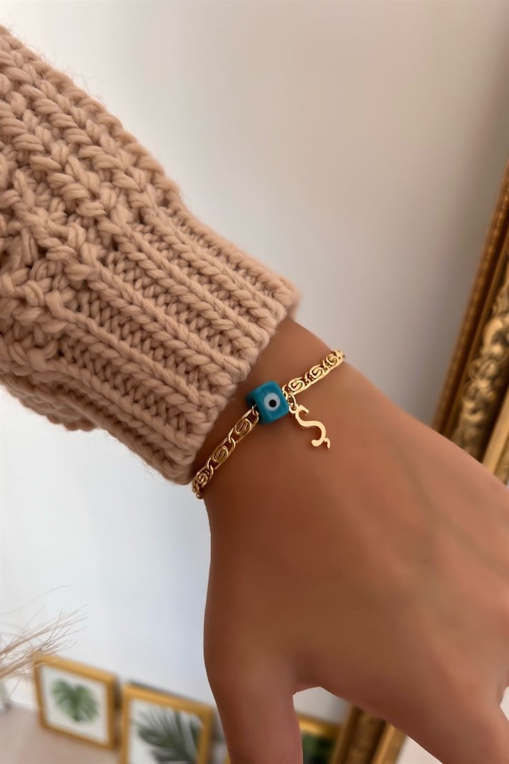 Ş Harfli ve Nostalji Boncuklu Ezme Zincir Bileklik Gold