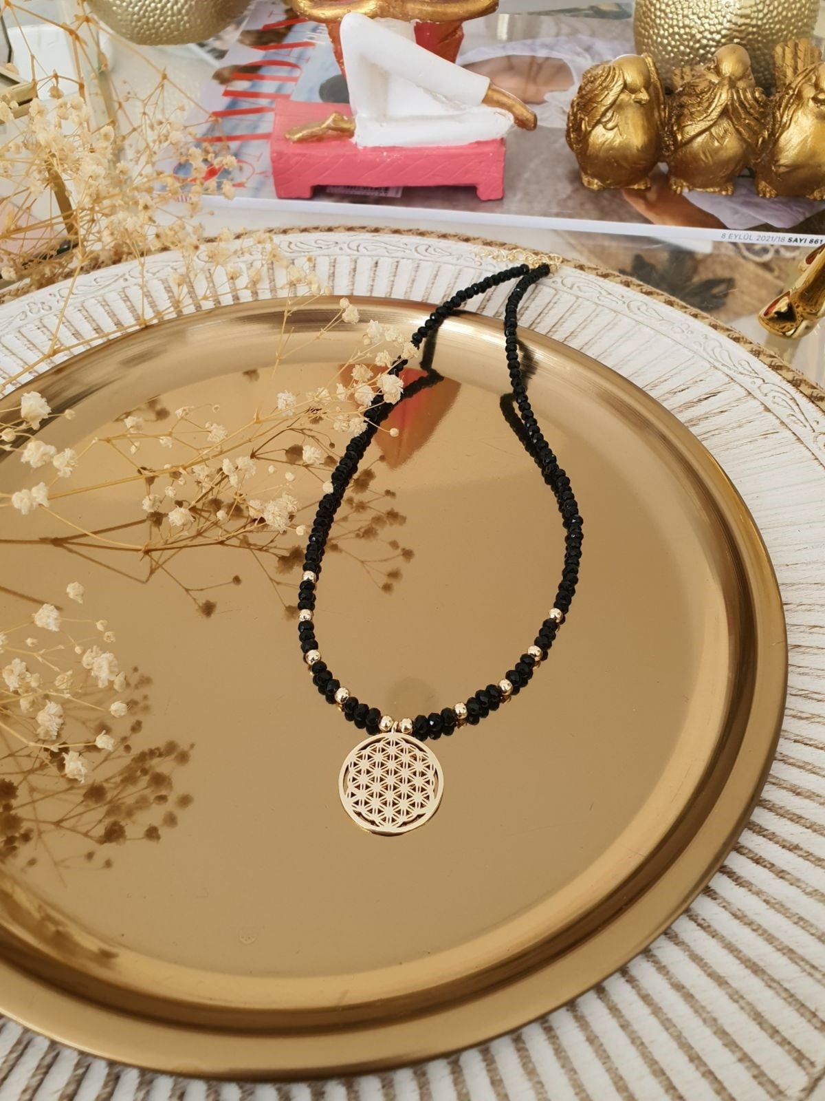 Siyah Boncuk Sıralı Yaşam Çiçeği Kolye Gold