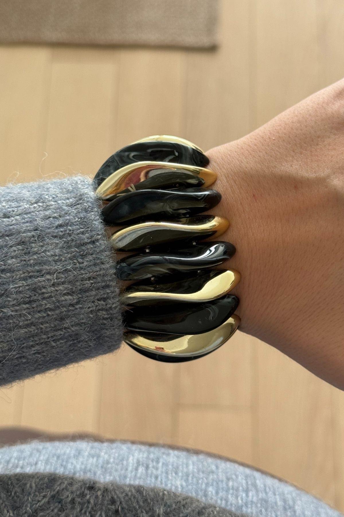 Siyah Dalgalı Esnek Bileklik