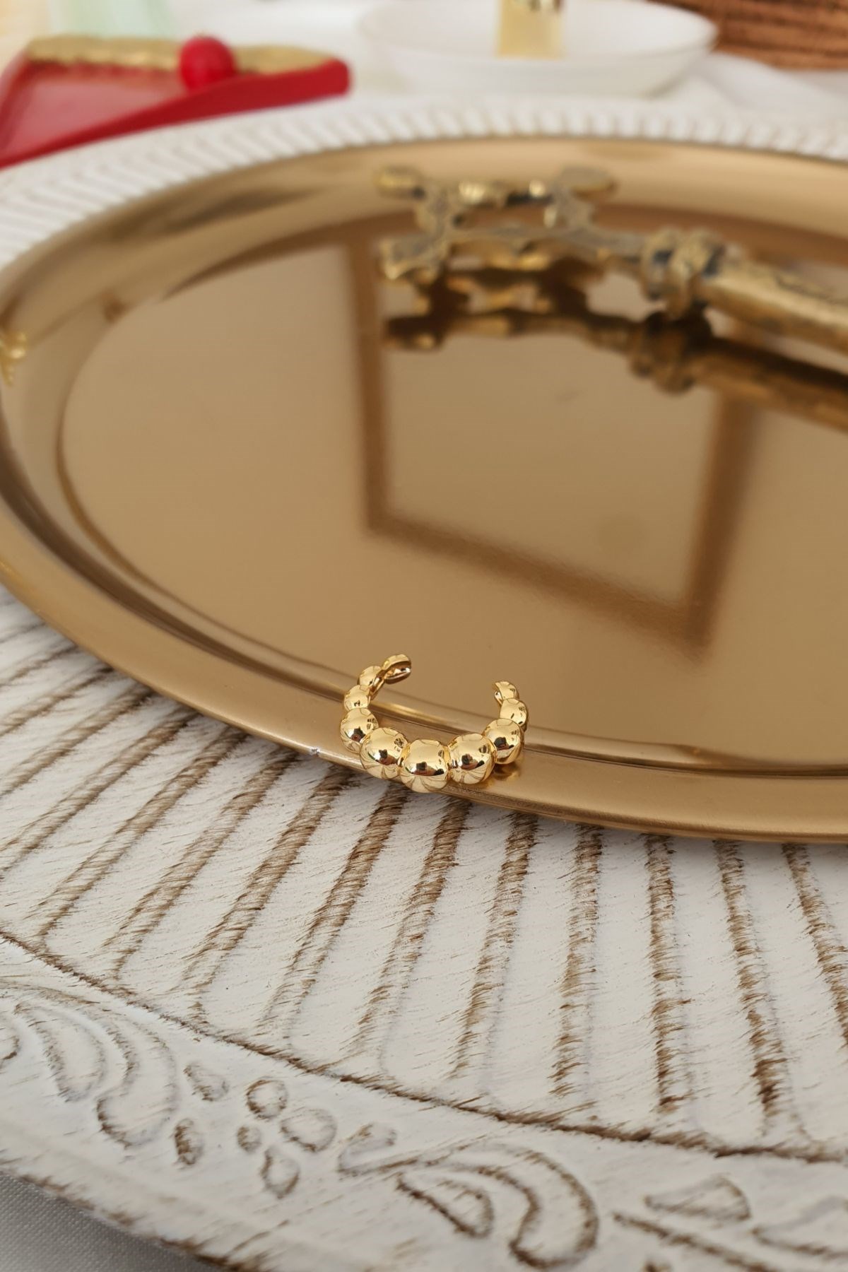 Topçuk Model Sıralı Kıkırdak Küpe Gold,