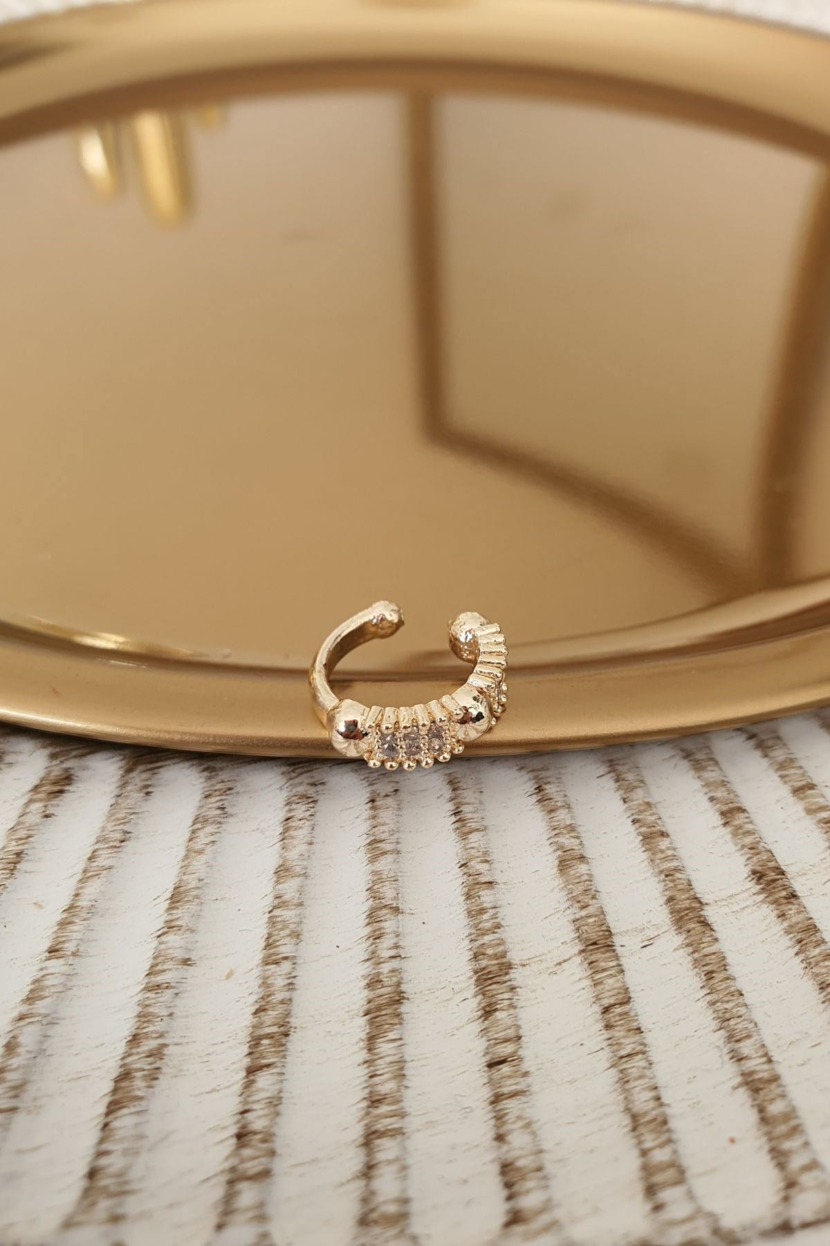 Topçuk Model Zirkon Taşlı Kıkırdak Küpe Gold,