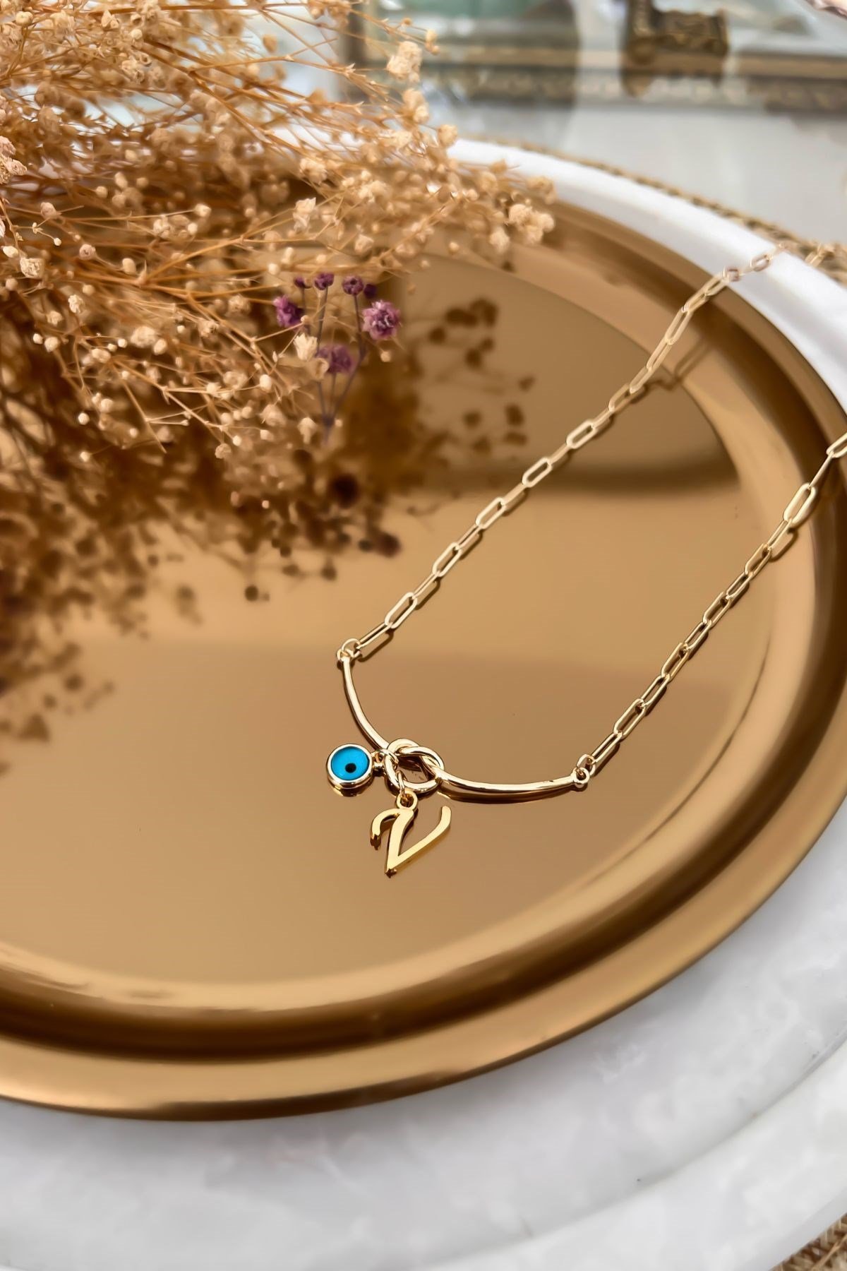 V Harfli ve Nazar Sallantılı Düğüm Kolye Gold