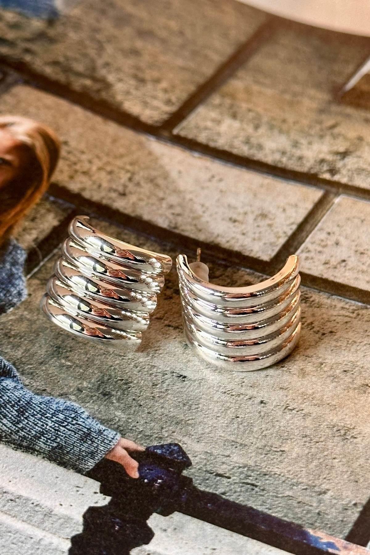 Vip Gümüş Renk Dört Şeritli Küpe