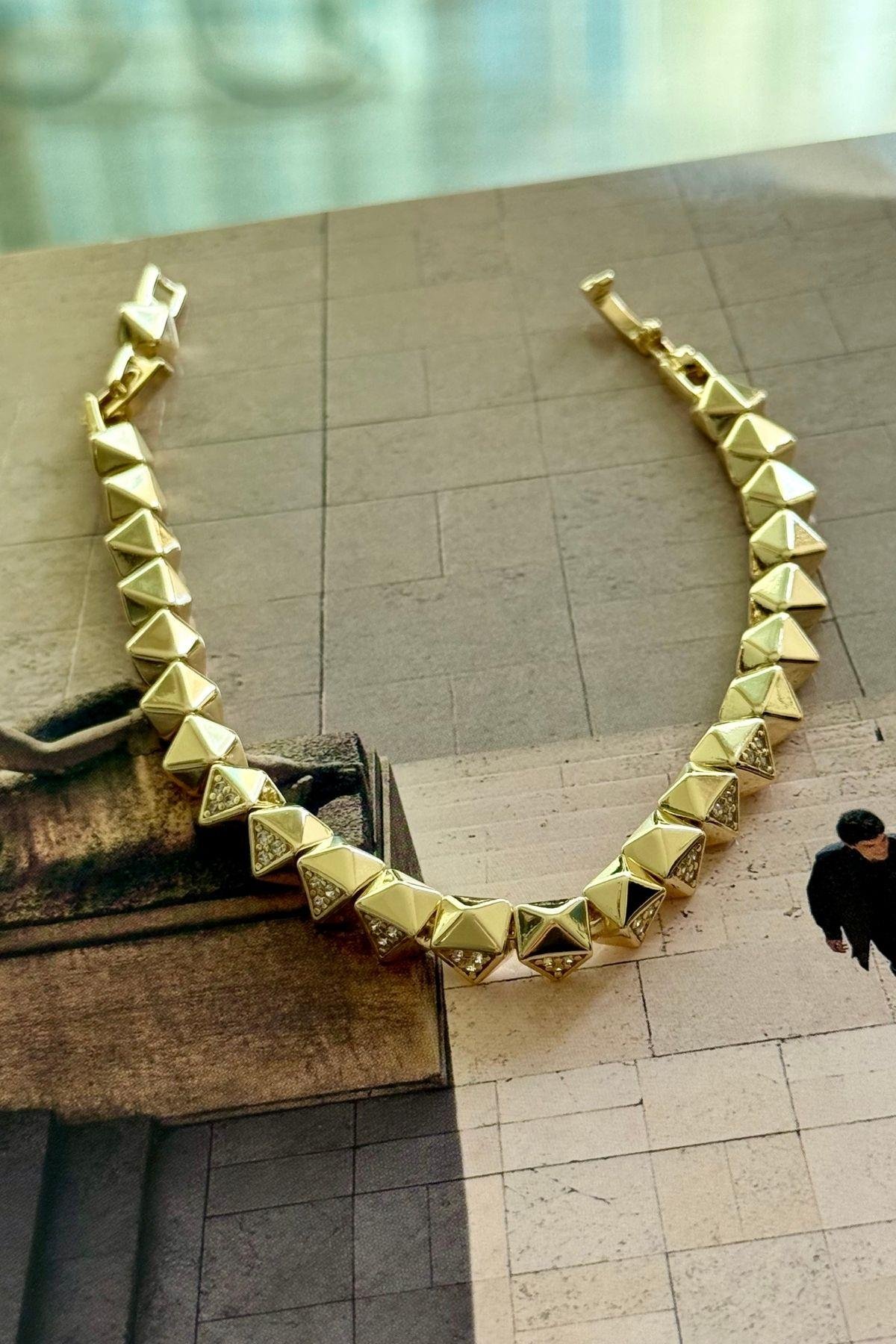 Xuping Baklava Model Zirkon Taşlı Künye