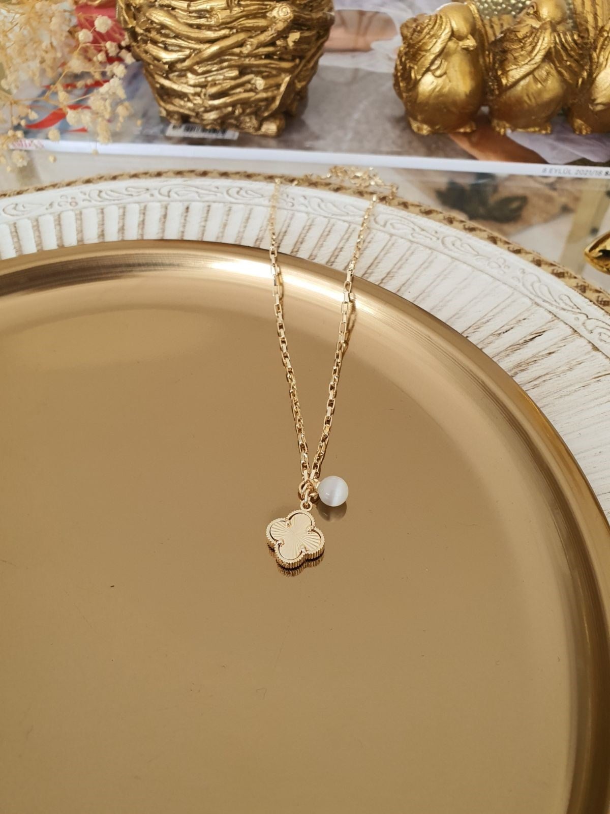 Yonca Model Sedef Taşlı Yonca Kolye Gold