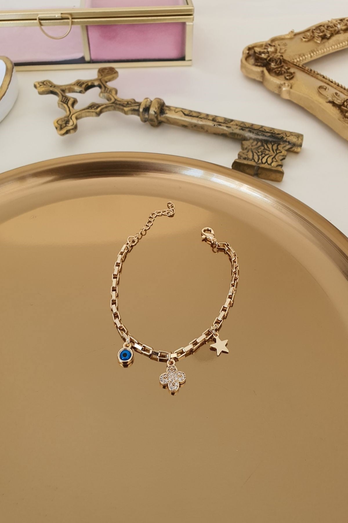 Yonca Nazar Ve Yıldız Sallantılı Bileklik Gold