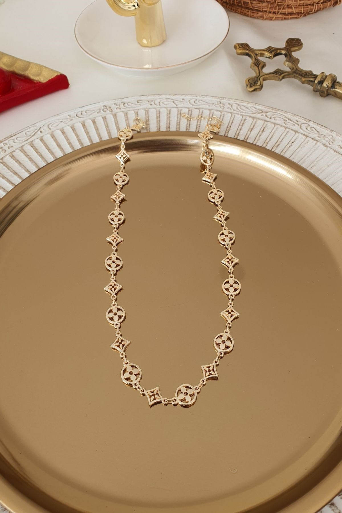 Yonca Sıralı Model Kolye Gold