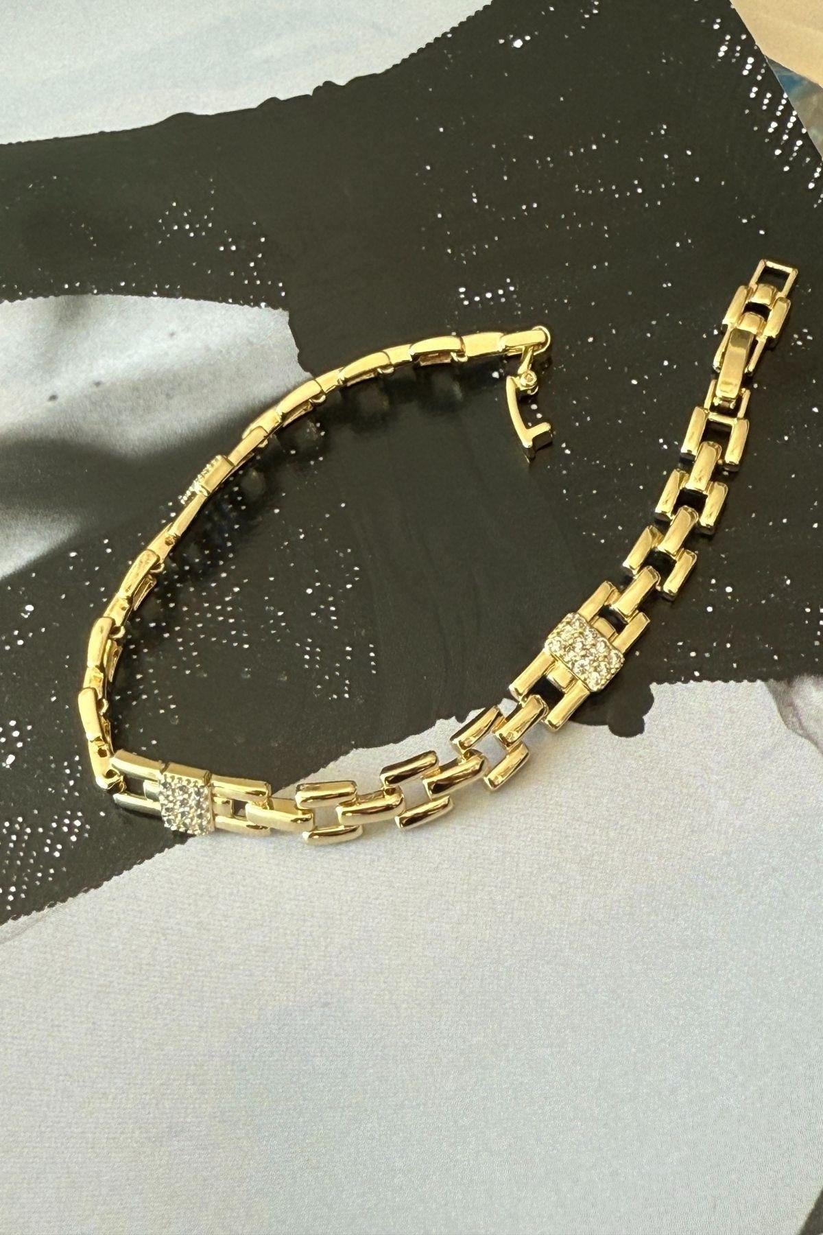 Zirkon Taşlı Kare Bileklik