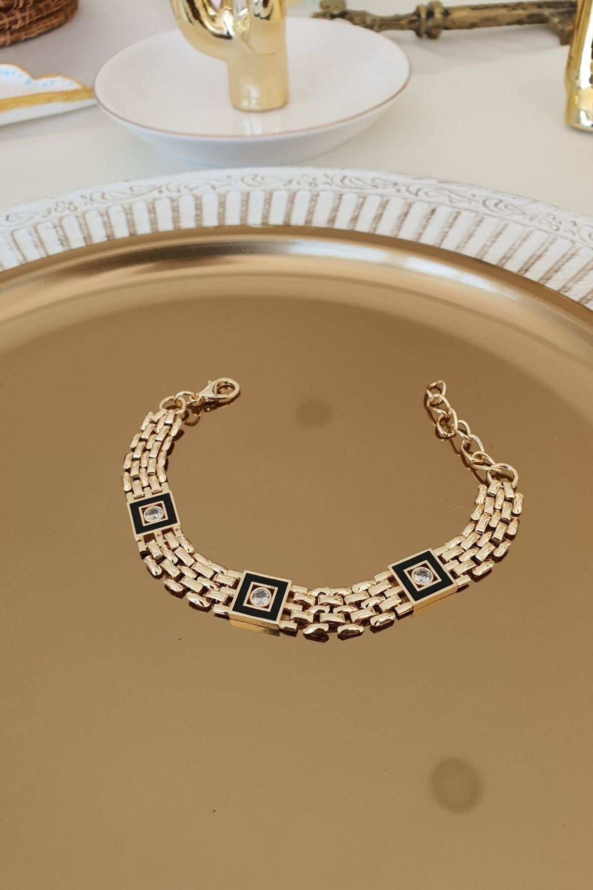 Zirkon Taşlı Kare Model Ezme Zincir Bileklik Gold