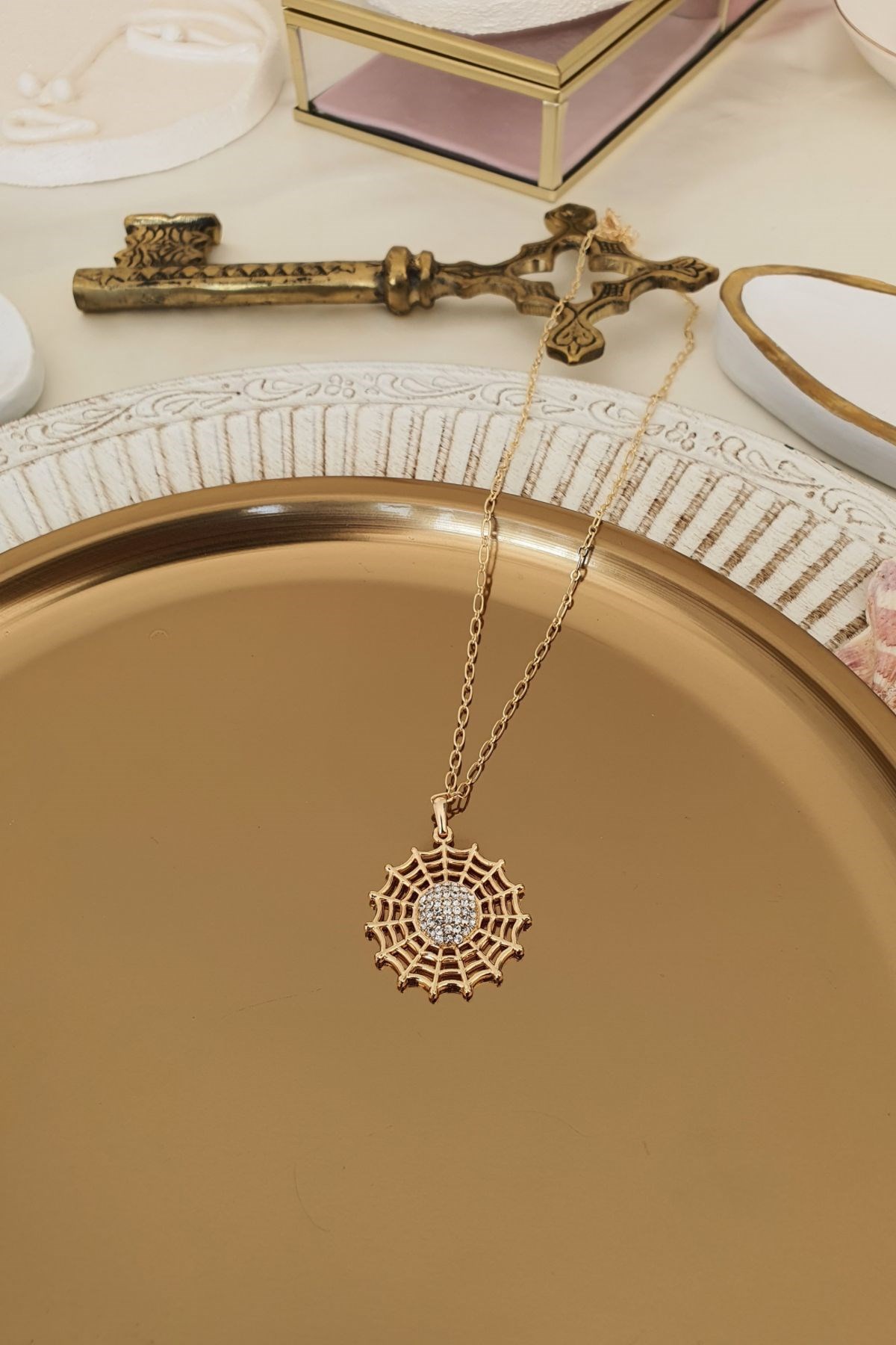 Zirkon Taşlı Örümcek Ağı Model Kolye Gold
