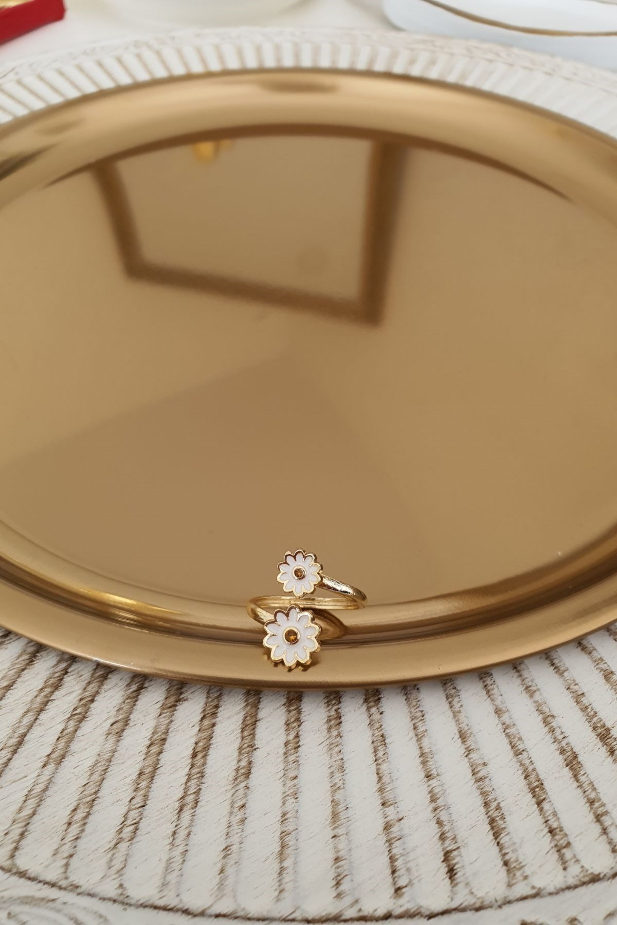 Zirkon Taşlı Papatya Yüzük Gold