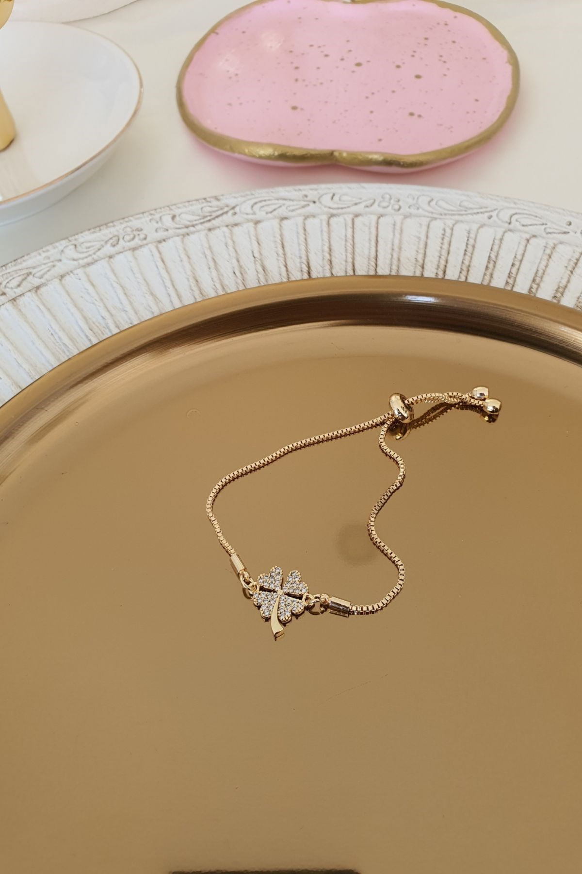 Zirkon Taşlı Yonca Model Asansör Ayarlı Bileklik Gold
