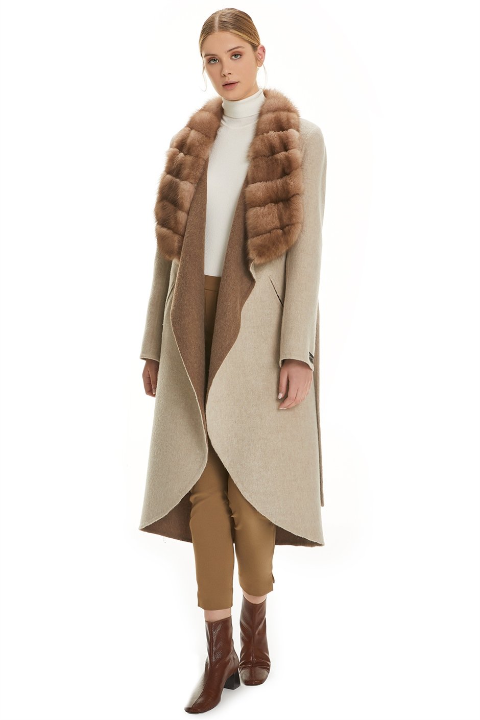 Shaky Women's 70% Alpaca 30% Polia Fabric Short Coat with Sable trimming