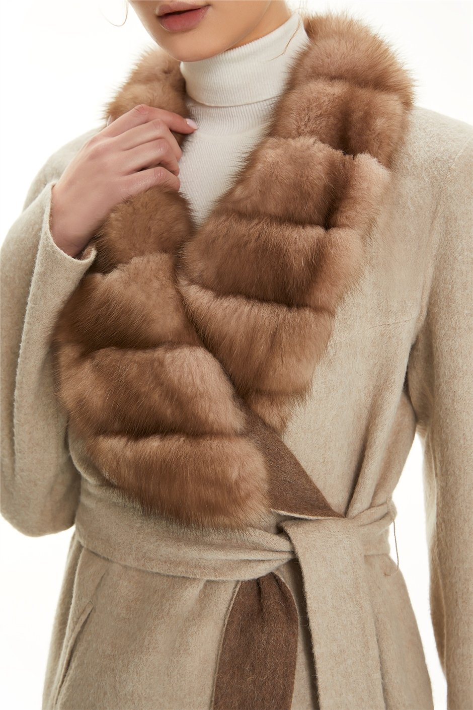 Shaky Women's 70% Alpaca 30% Polia Fabric Short Coat with Sable trimming