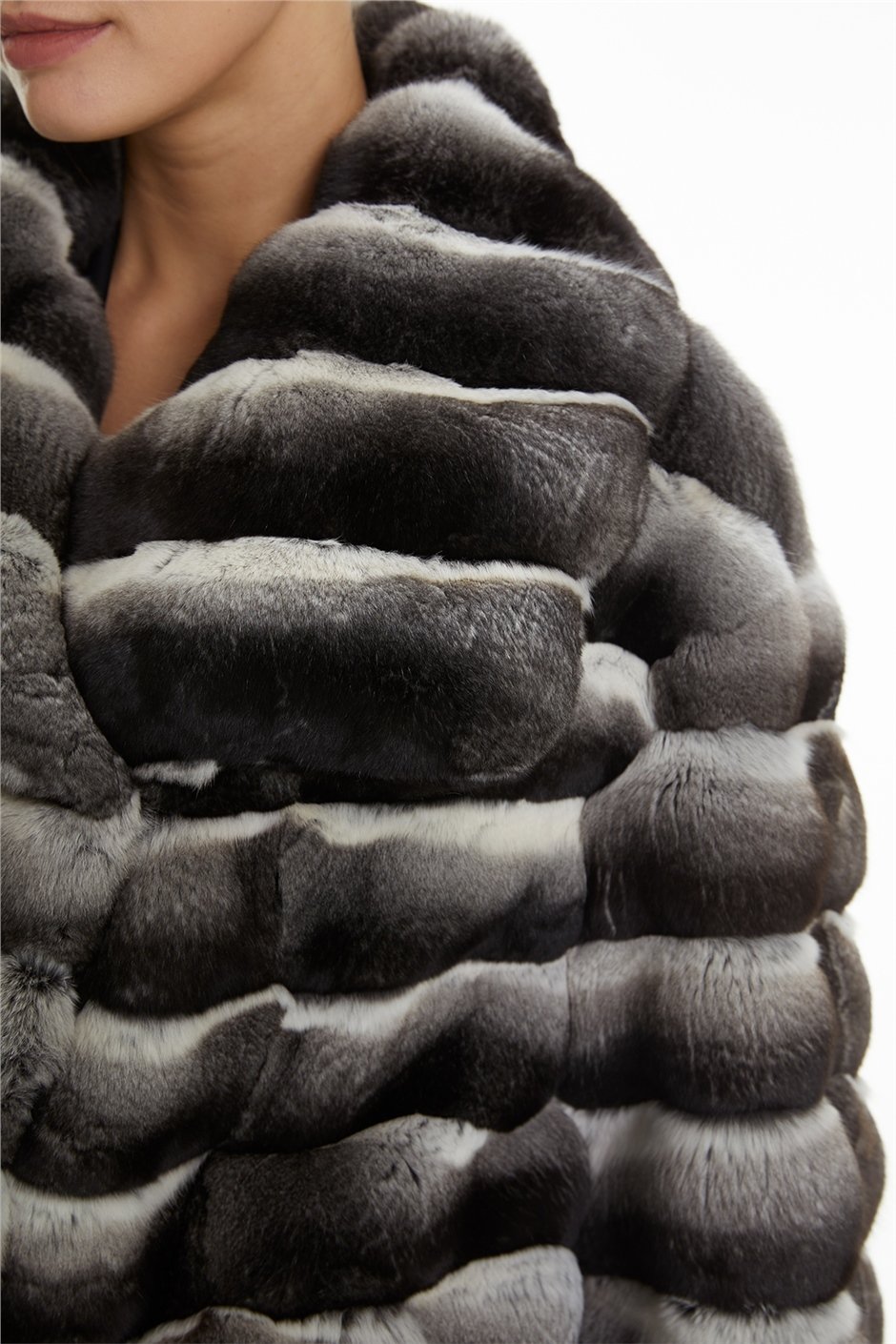Shaky Women's Chinchilla Fur Jacket