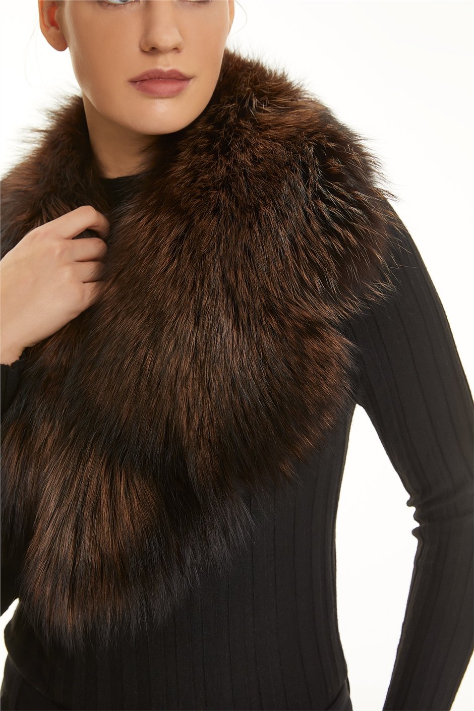 Shaky Women's Fox Fur Scarf