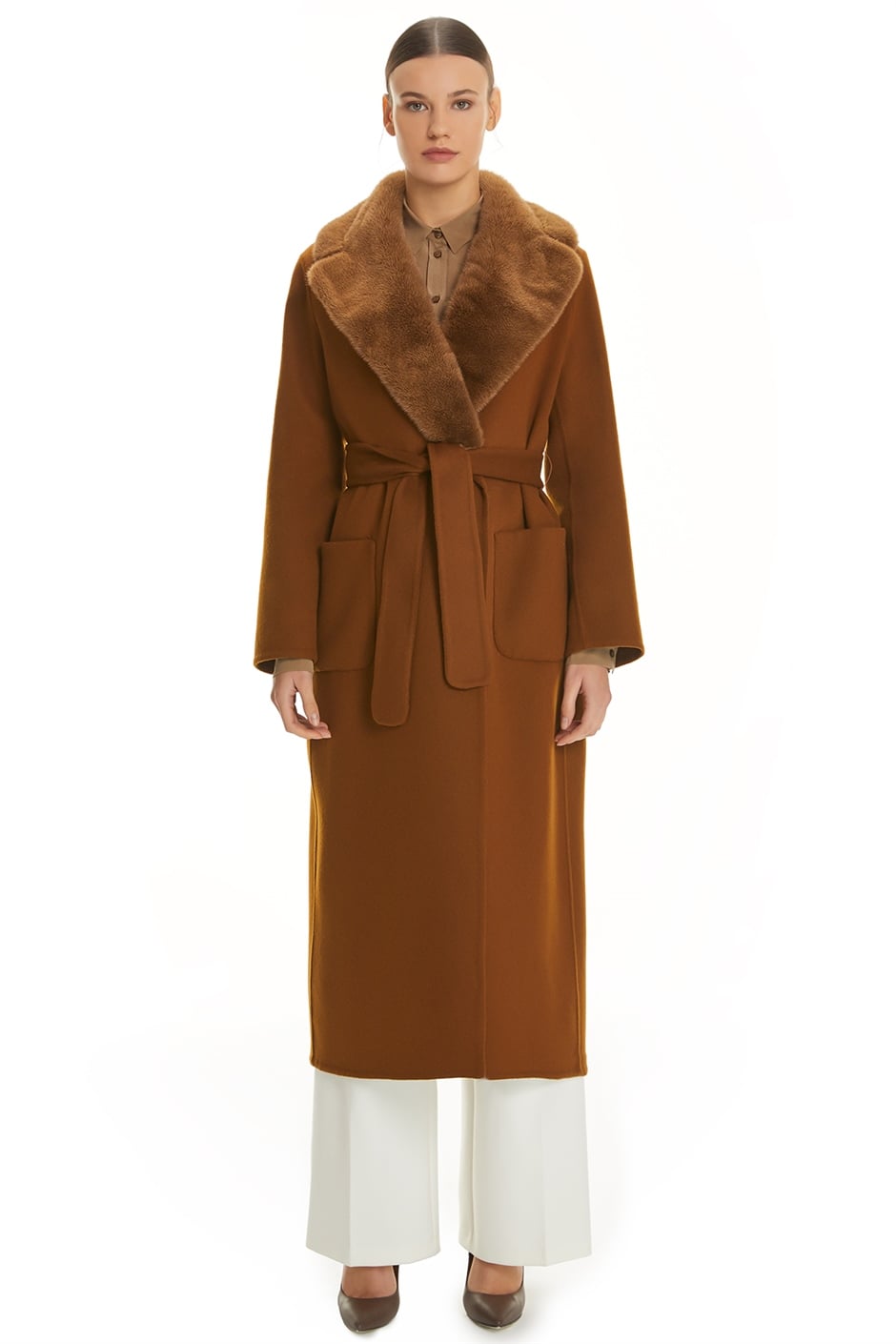 Shaky Women's Isea 95% Wool 5% Cashmere Fabric Coat with Mink trimming
