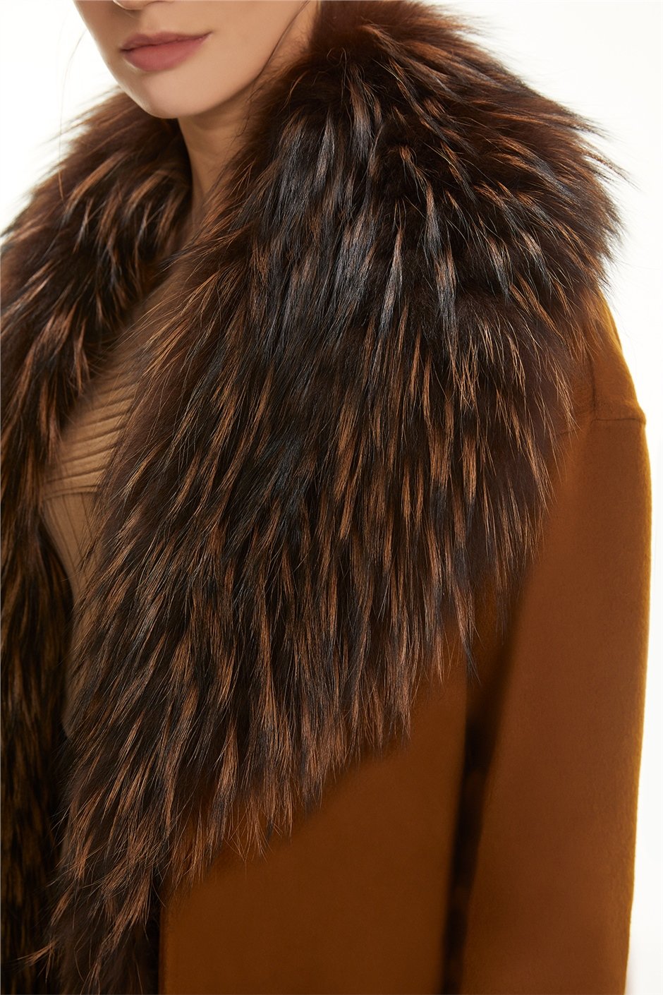 Shaky Women's Isea 95% Wool 5% Cashmere Fabric Coat with Fox trimming