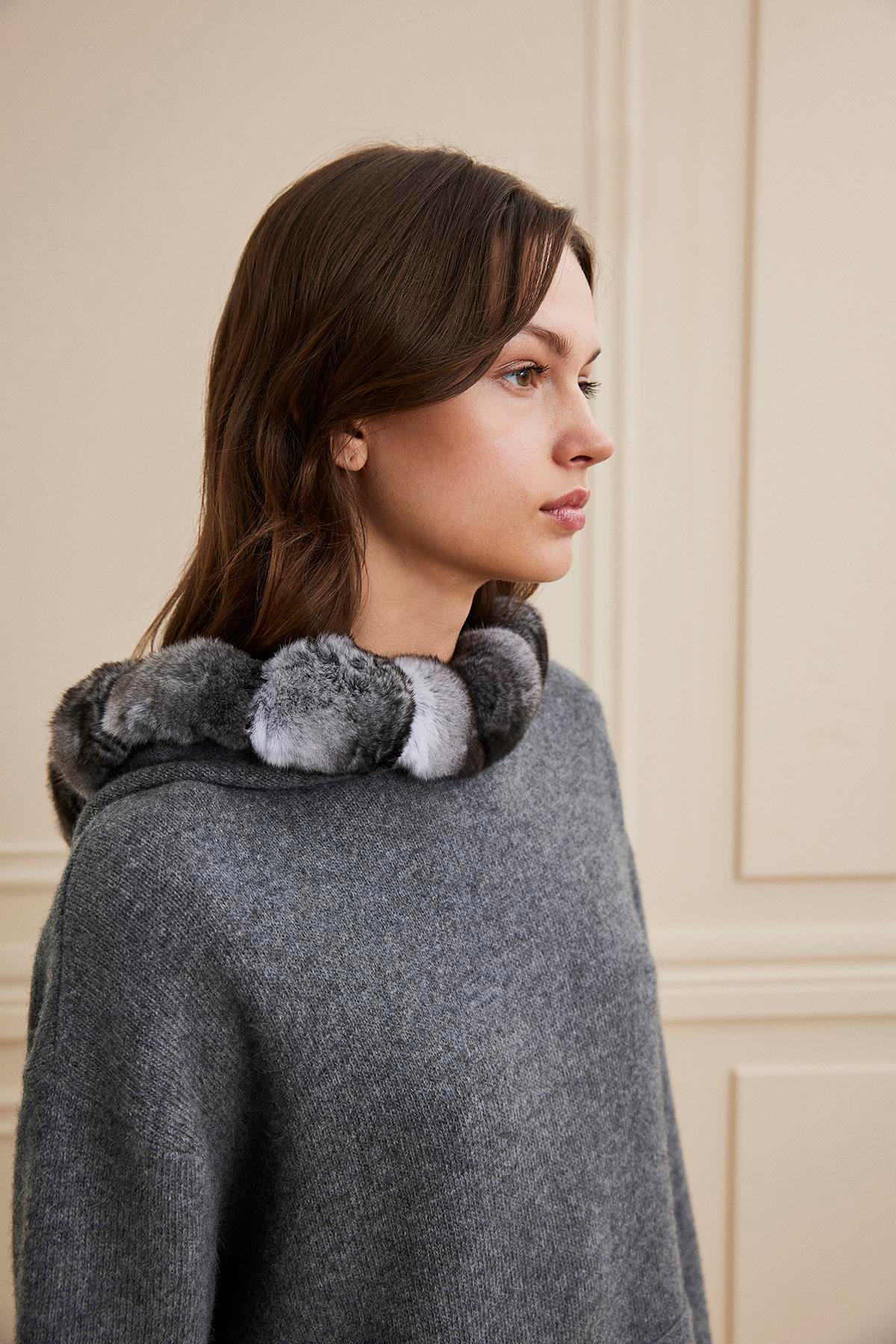 Shaky Women's Knitted Pants and Sweater Set With Chinchilla Trimming Grigio-1